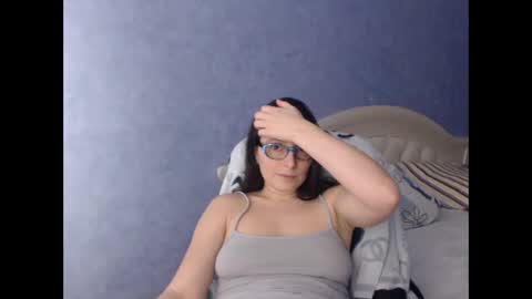 Snapshot of luckylinda23 chatting on February 12, 7:02 pm luckylinda23 online show from February 12, 7:02 pm