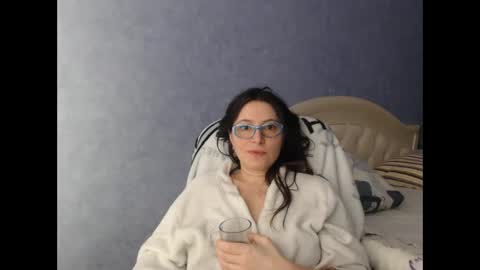 Snapshot of luckylinda23 chatting on February 10, 11:46 am luckylinda23 online show from February 10, 11:46 am