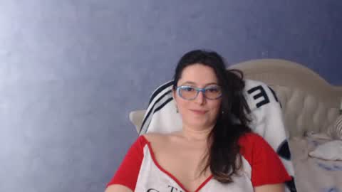 Snapshot of luckylinda23 chatting on March 4, 7:01 pm luckylinda23 online show from March 4, 7:01 pm