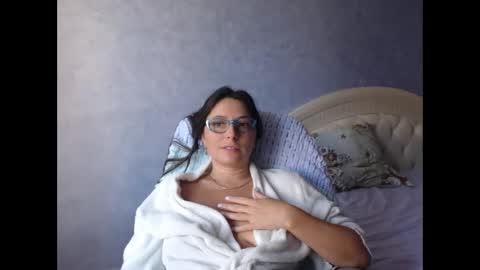 Snapshot of luckylinda23 chatting on September 13, 9:56 am luckylinda23 online show from September 13, 9:56 am