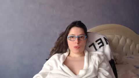 Snapshot of luckylinda23 chatting on March 5, 12:00 pm luckylinda23 online show from March 5, 12:00 pm