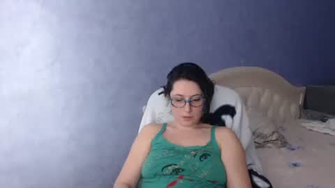 Snapshot of luckylinda23 chatting on March 6, 7:54 pm luckylinda23 online show from March 6, 7:54 pm