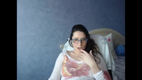 Snapshot of luckylinda23 chatting on February 17, 11:44 am luckylinda23 online show from February 17, 11:44 am