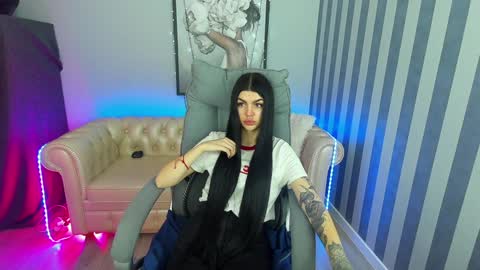 Monika online show from February 5, 1:44 pm