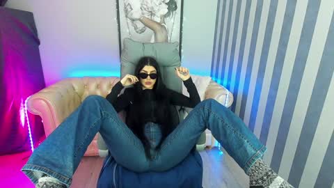Monika online show from February 7, 9:37 am