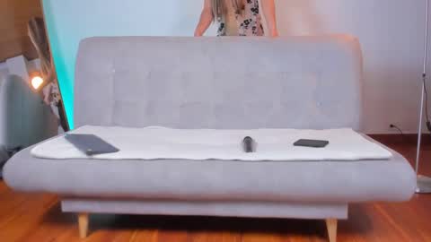 Snapshot of lucy__77 chatting on September 13, 1:24 pm Hello my name is Lucy nice to meet you thumb up is important for me kisses online show from September 13, 1:24 pm