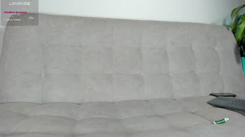 Snapshot of lucy__77 chatting on January 28, 9:50 pm Hello my name is Lucy nice to meet you thumb up is important for me kisses online show from January 28, 9:50 pm