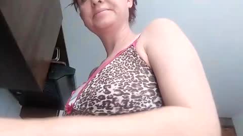 Snapshot of lucy_hot77 chatting on March 9, 4:44 pm Lucia online show from March 9, 4:44 pm