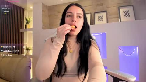 Snapshot of lucy_smith7 chatting on January 4, 5:16 pm Sofia online show from January 4, 5:16 pm