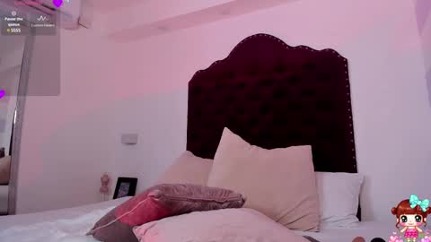 Snapshot of lucyluy chatting on February 15, 8:43 pm Instagramlucyluy10 online show from February 15, 8:43 pm