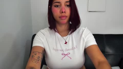 Snapshot of lucymartelli chatting on February 26, 12:27 pm Lucy online show from February 26, 12:27 pm