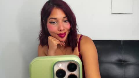 Snapshot of lucymartelli chatting on February 7, 3:19 pm Lucy online show from February 7, 3:19 pm