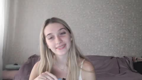 Lucy Ree online show from September 22, 3:27 pm