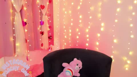 LUCYY FROM HOME  online show from February 25, 4:57 am
