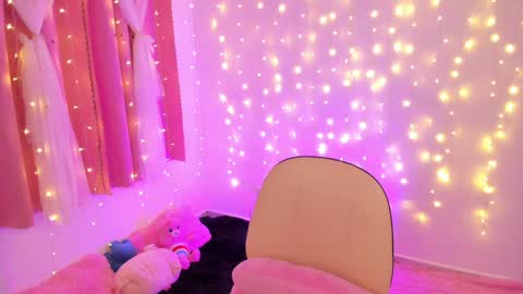 LUCYY FROM HOME  online show from January 22, 2:59 am