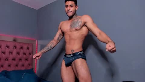 Snapshot of luigi1_ chatting on February 4, 3:11 am Luigi Vitale online show from February 4, 3:11 am