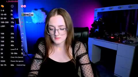 luna_berryy online show from February 18, 2:16 am