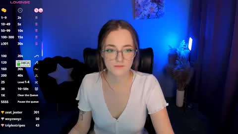luna_berryy online show from February 22, 11:24 pm