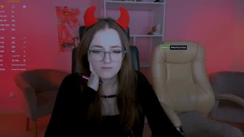 luna_berryy online show from February 5, 11:28 pm