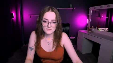 luna_berryy online show from March 7, 5:40 am