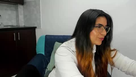 luna  online show from February 13, 2:20 pm