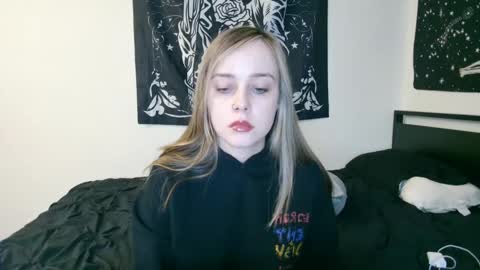 Snapshot of luna_lovelyy chatting on September 15, 4:47 am Luna online show from September 15, 4:47 am