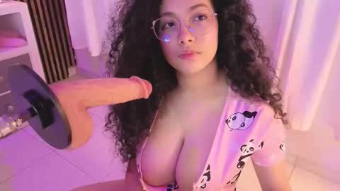 Snapshot of luna_rosse__ chatting on September 10, 2:29 pm L U N A Try my private online show from September 10, 2:29 pm