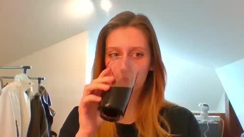 Snapshot of luna_xsensual chatting on March 5, 2:45 pm L U N A online show from March 5, 2:45 pm