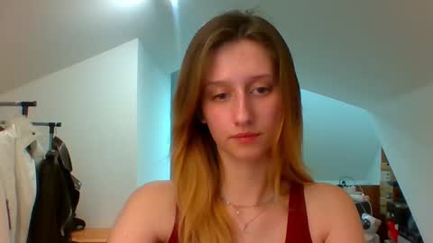 Snapshot of luna_xsensual chatting on February 5, 5:53 pm L U N A online show from February 5, 5:53 pm