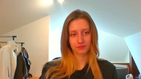 Snapshot of luna_xsensual chatting on February 26, 8:06 am L U N A online show from February 26, 8:06 am