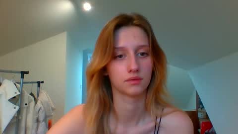 Snapshot of luna_xsensual chatting on December 4, 7:55 am L U N A online show from December 4, 7:55 am