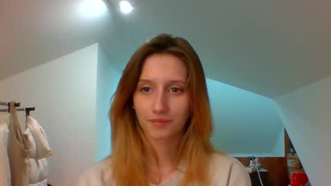 Snapshot of luna_xsensual chatting on December 23, 6:15 pm L U N A online show from December 23, 6:15 pm