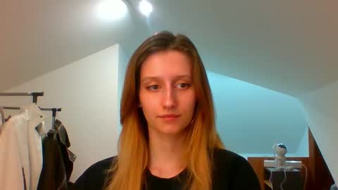Snapshot of luna_xsensual chatting on March 5, 6:34 pm L U N A online show from March 5, 6:34 pm