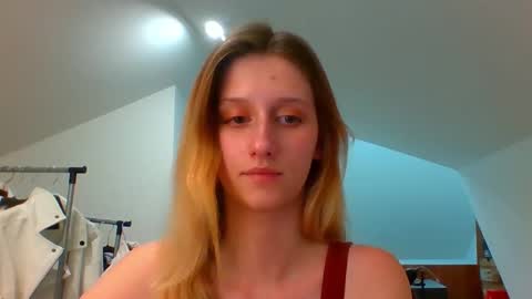Snapshot of luna_xsensual chatting on December 6, 6:11 pm L U N A online show from December 6, 6:11 pm