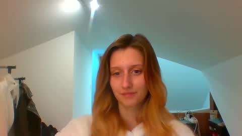 Snapshot of luna_xsensual chatting on January 8, 6:09 pm L U N A online show from January 8, 6:09 pm