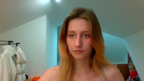 Snapshot of luna_xsensual chatting on December 20, 2:48 pm L U N A online show from December 20, 2:48 pm