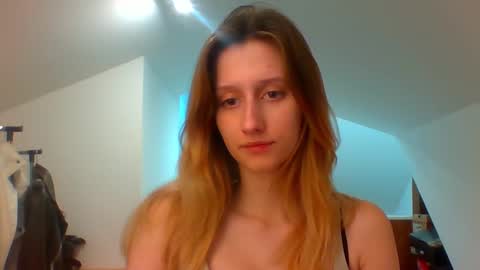 Snapshot of luna_xsensual chatting on January 17, 5:51 pm L U N A online show from January 17, 5:51 pm
