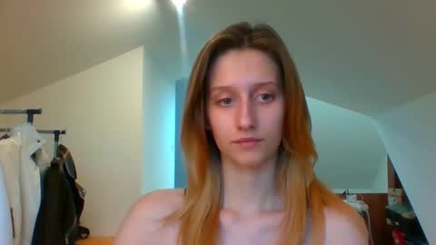 Snapshot of luna_xsensual chatting on January 29, 2:42 pm L U N A online show from January 29, 2:42 pm