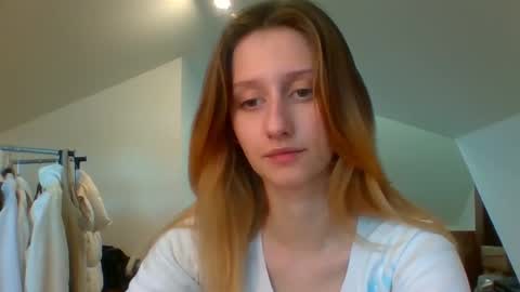 Snapshot of luna_xsensual chatting on January 3, 10:41 am L U N A online show from January 3, 10:41 am