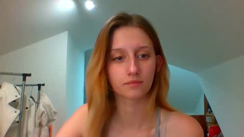Snapshot of luna_xsensual chatting on December 2, 2:47 pm L U N A online show from December 2, 2:47 pm