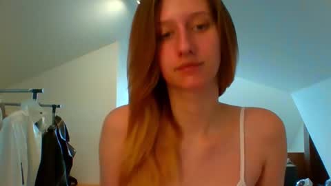 Snapshot of luna_xsensual chatting on February 28, 7:58 am L U N A online show from February 28, 7:58 am