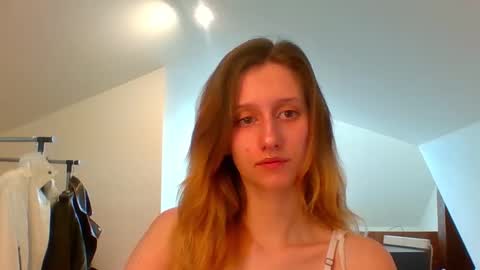 Snapshot of luna_xsensual chatting on February 25, 7:52 am L U N A online show from February 25, 7:52 am