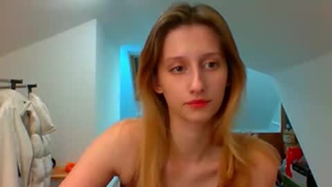Snapshot of luna_xsensual chatting on December 18, 5:52 pm L U N A online show from December 18, 5:52 pm