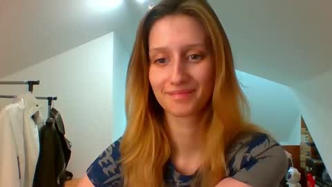 Snapshot of luna_xsensual chatting on February 12, 7:13 pm L U N A online show from February 12, 7:13 pm