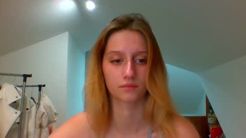 Snapshot of luna_xsensual chatting on December 2, 5:54 pm L U N A online show from December 2, 5:54 pm