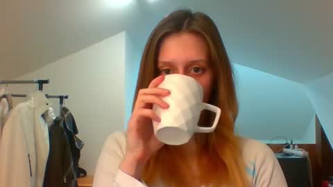 Snapshot of luna_xsensual chatting on March 12, 3:40 pm L U N A online show from March 12, 3:40 pm