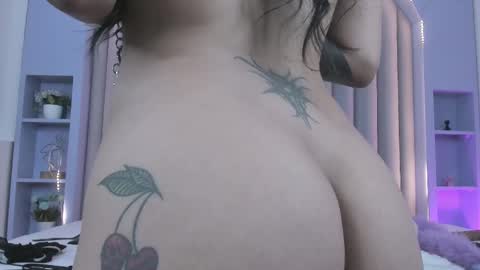 Snapshot of lunalenox_ chatting on March 6, 2:30 am I M L U N A online show from March 6, 2:30 am