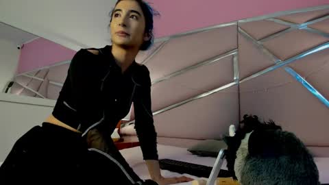 Luna Page online show from March 8, 1:14 pm