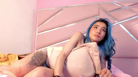 Luna Page online show from February 25, 8:42 pm