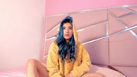 Luna Page online show from February 25, 5:40 pm